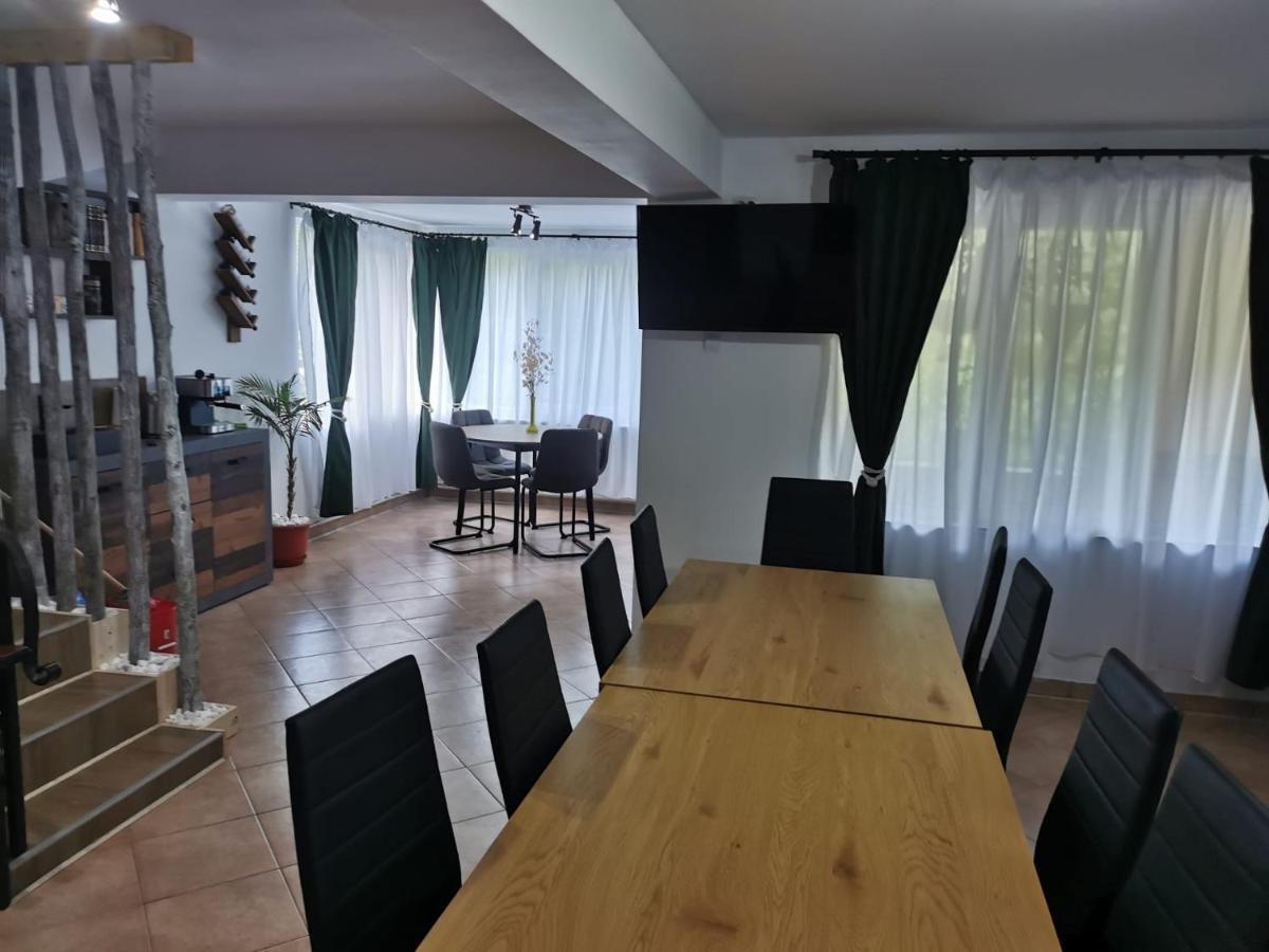 Готель Casa Noastra Оршова Екстер'єр фото